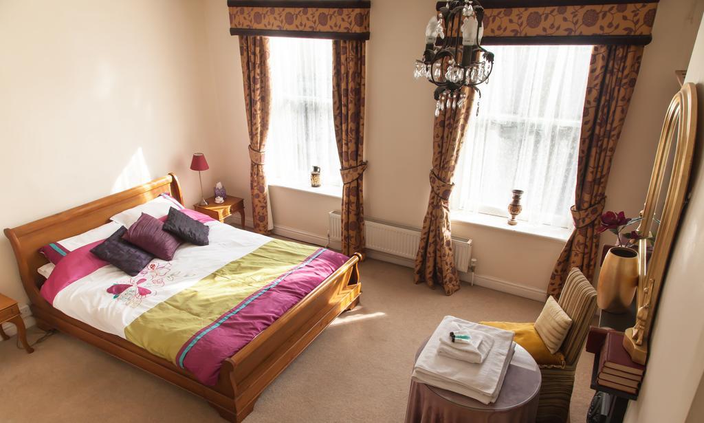 Wisteria House Bed & Breakfast Lymington Bagian luar foto