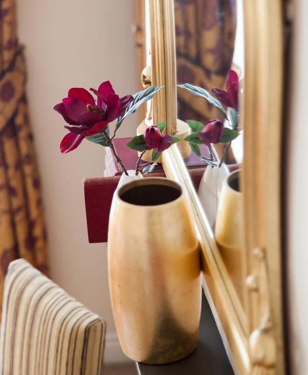 Wisteria House Bed & Breakfast Lymington Ruang foto